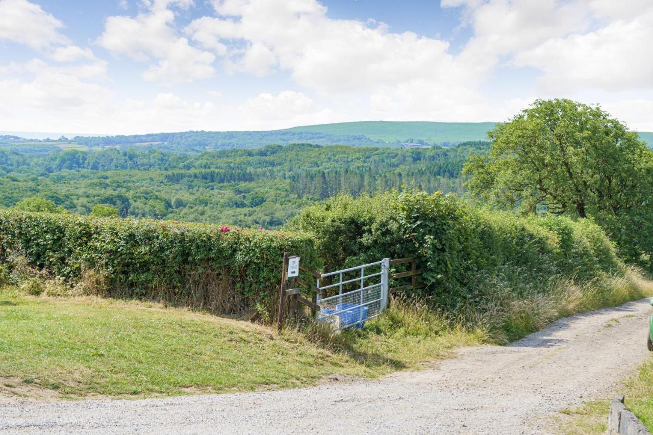 The Dairy Holiday home Llanmorlais